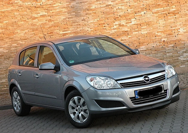 Opel Astra cena 15900 przebieg: 180300, rok produkcji 2009 z Raszków małe 497